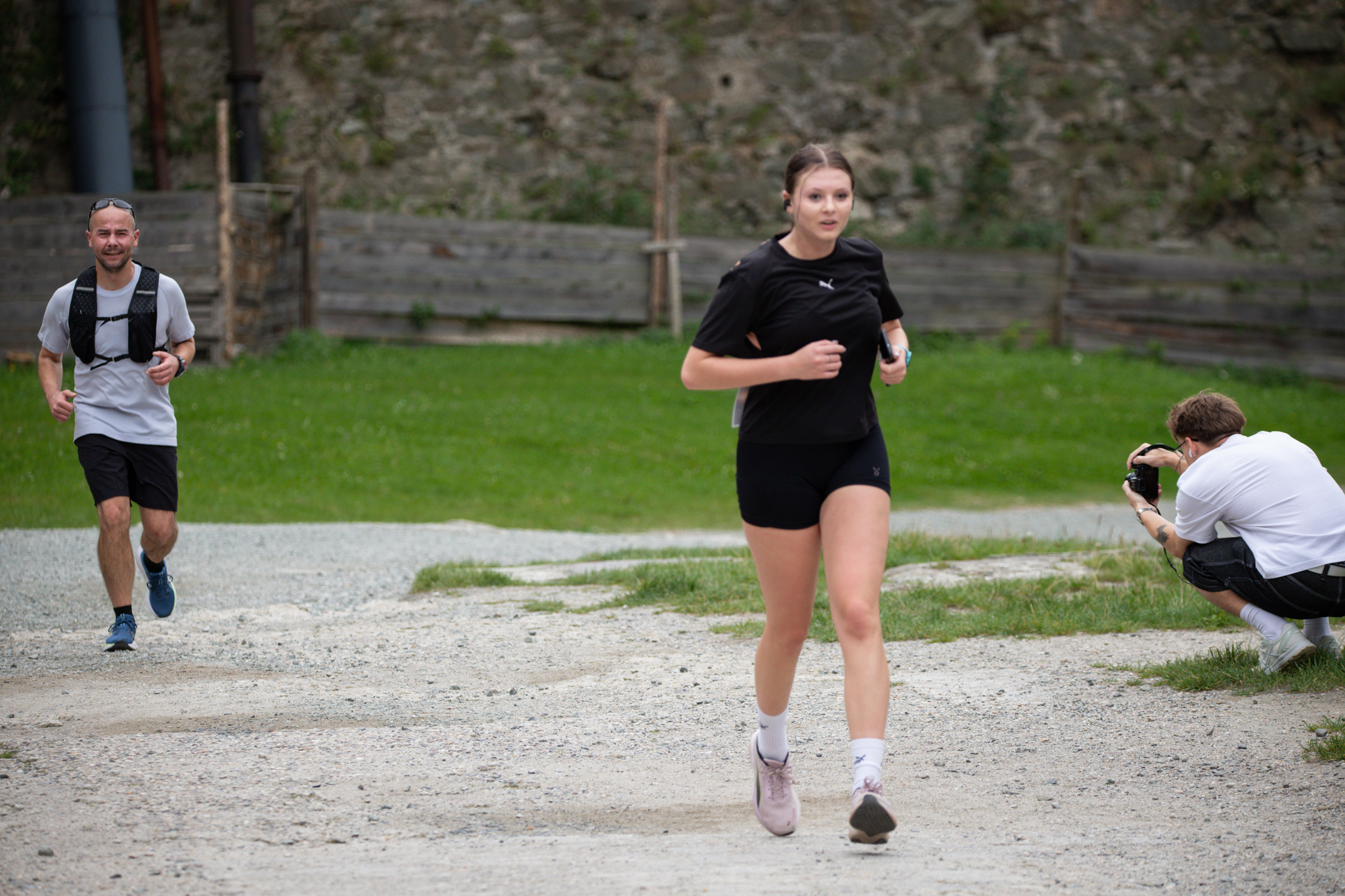 Biegacze Fort Run Kłodzko na trasie w Kłodzku